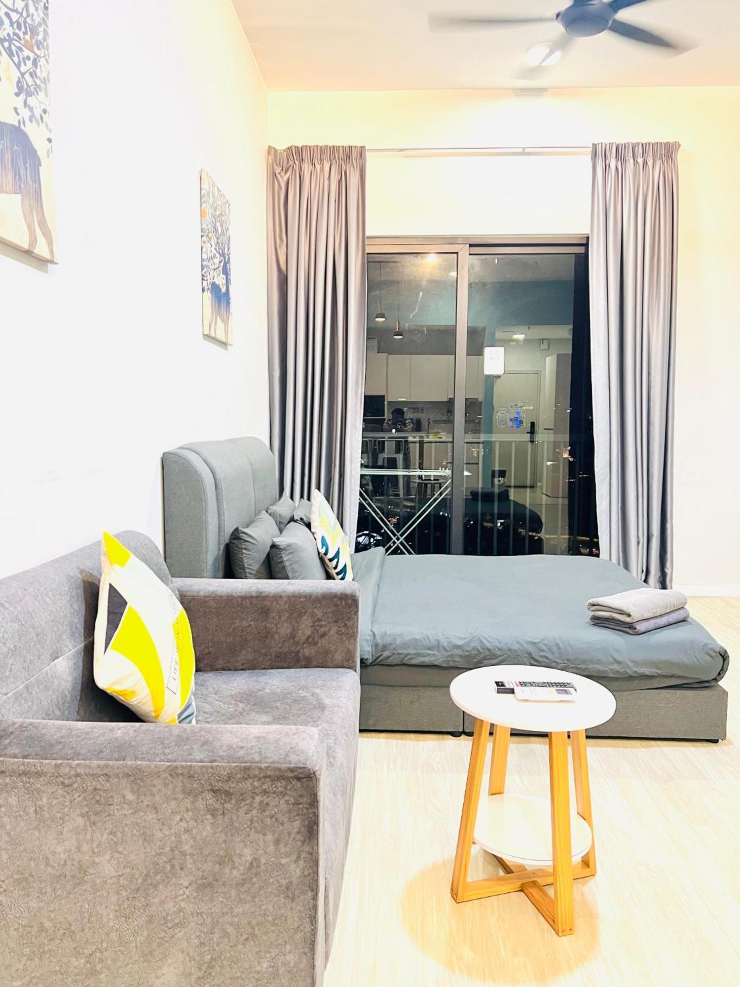 Paradise House In Chambers Residence Apartment