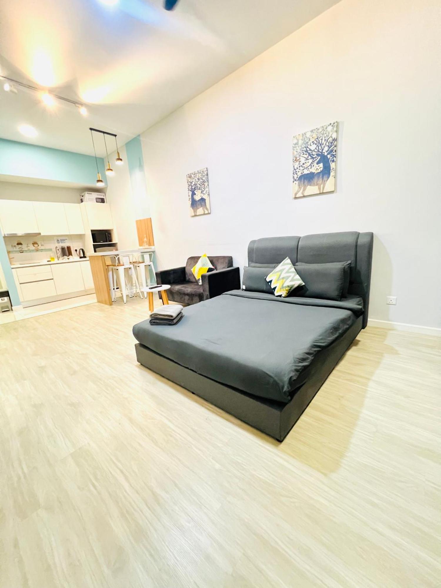 Paradise House In Chambers Residence